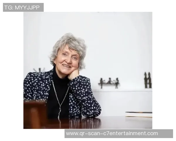 足球明星女性的魅力与成就如何改变体育界的性别观念与社会认知